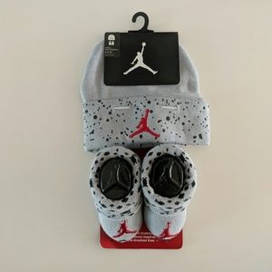 Nike Air Jordan Infant Hat & Booties